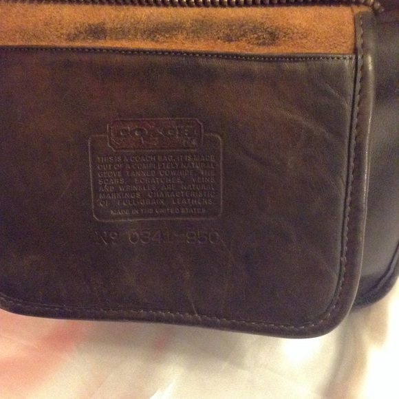 ❌❌SOLD SOLD❌❌Black Vintage Coach Crossbody - Picture 4 of 8